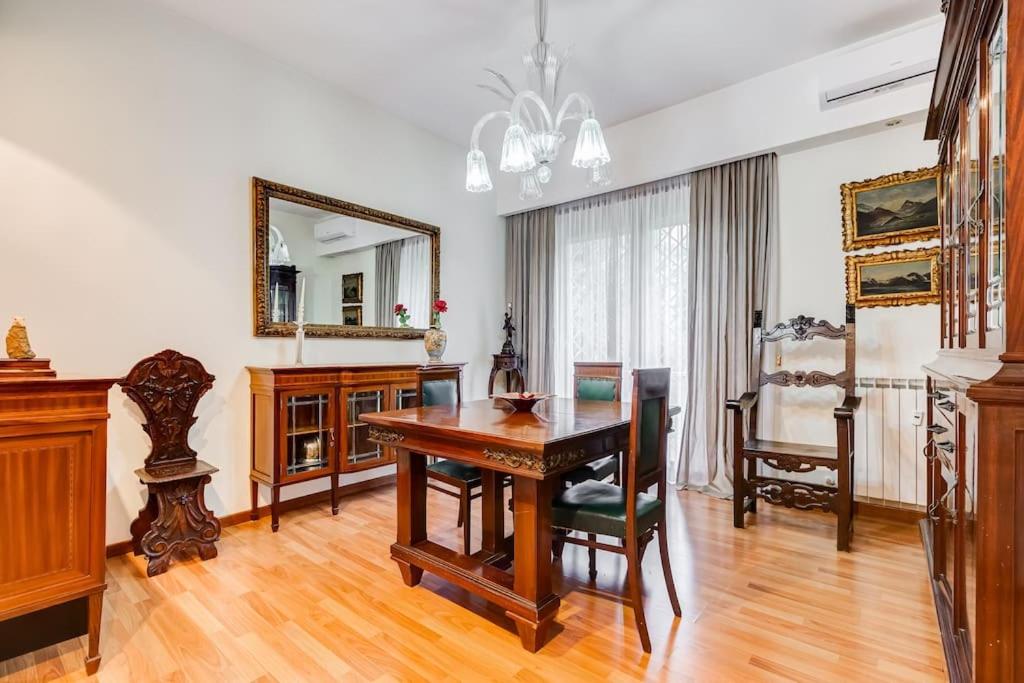 Exclusive Apartment in Eur Lake