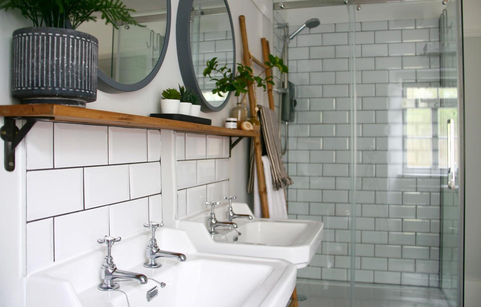 Beautiful 6-Bed - Sleeps 12 - Stunning Views