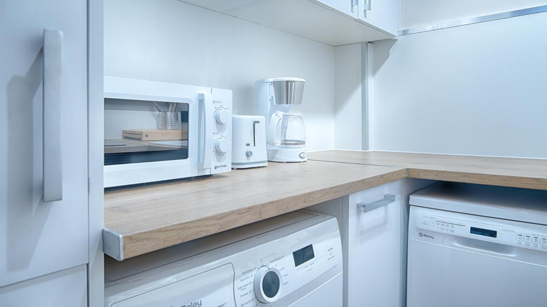 Kitchen or kitchenette