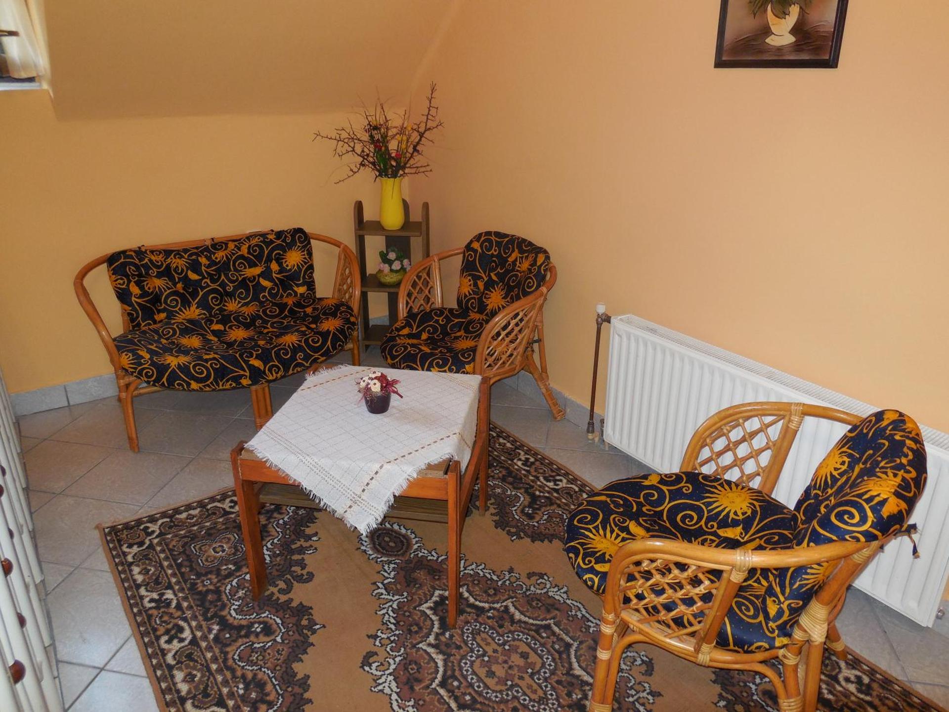 Communal lounge/ TV room