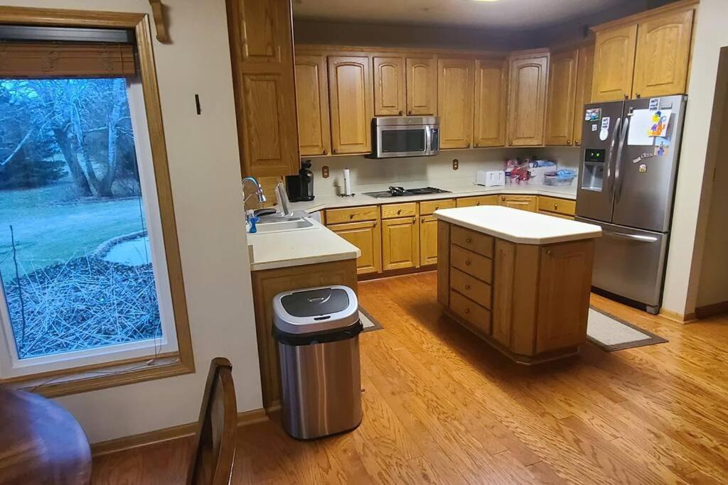 House On Grass Runway with Fly-In/Fly-Out Access