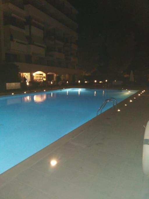 Luxury Apartment with Pool View