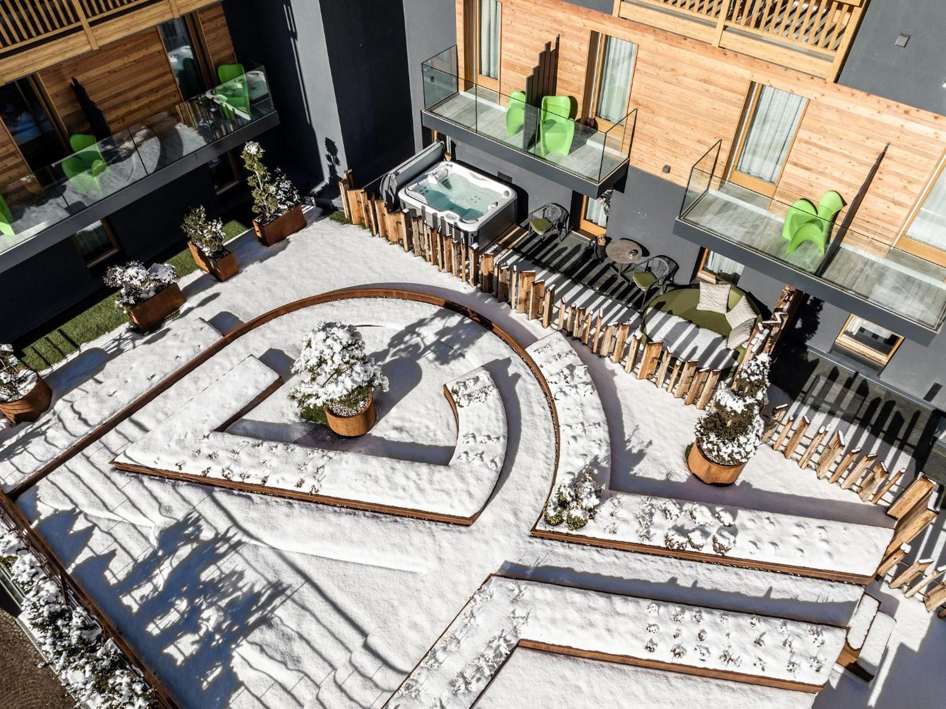 Deluxe Suite with Spa Bath