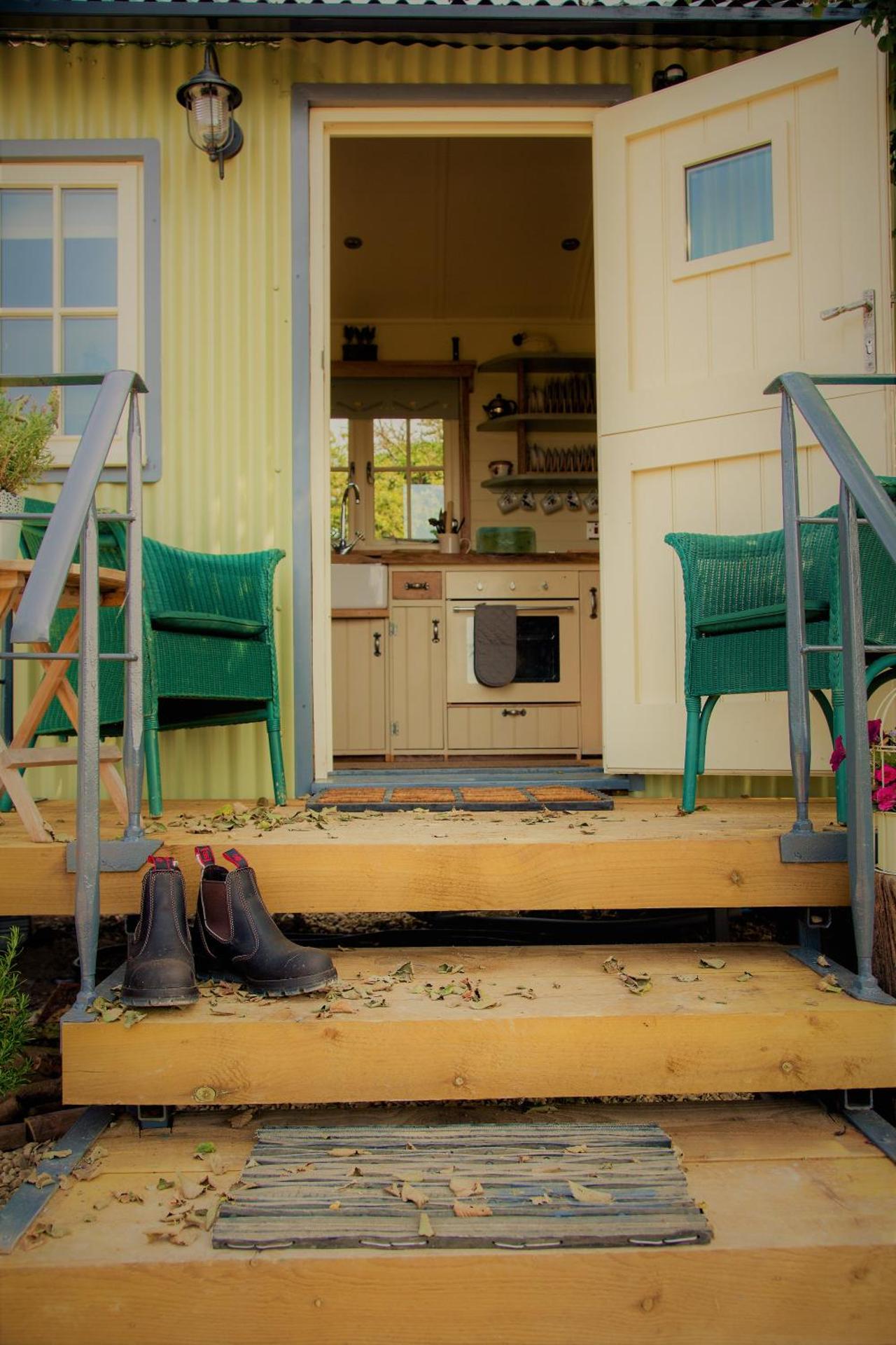 the abberton shepherds hut