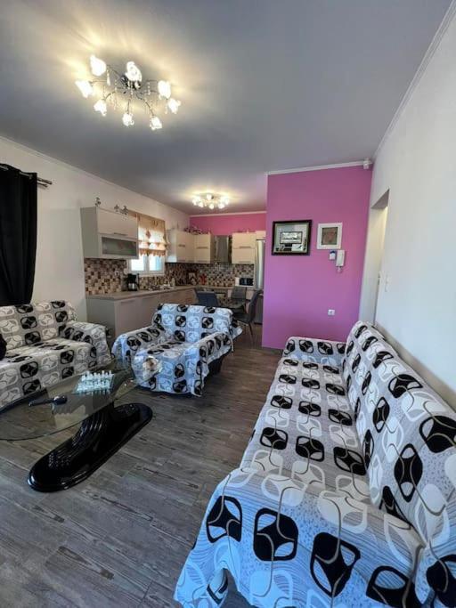 Family Getaway Close the Sea