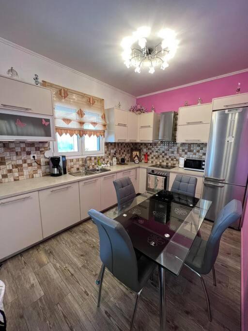 Family Getaway Close the Sea