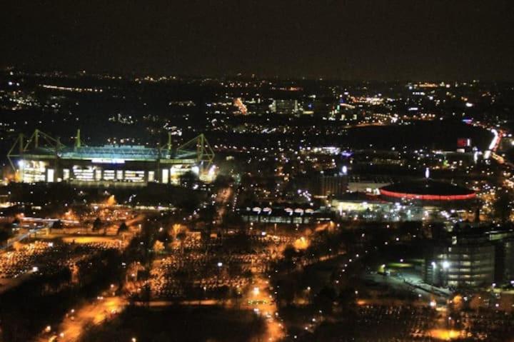 schöne große Wohnung 2 Schlafzimmer bis 6 Pax nähe Stadion Signal Iduna