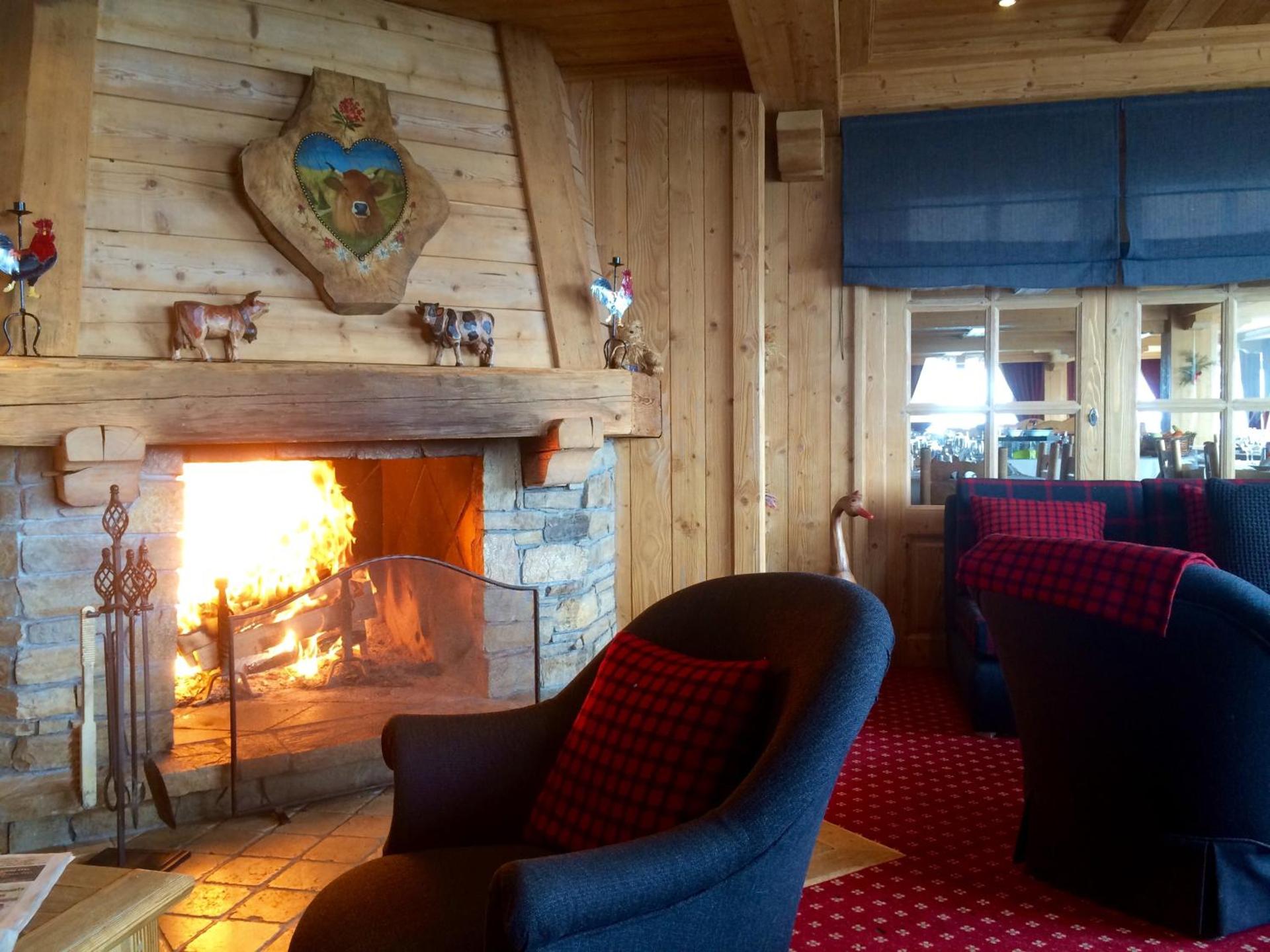 Communal lounge/ TV room