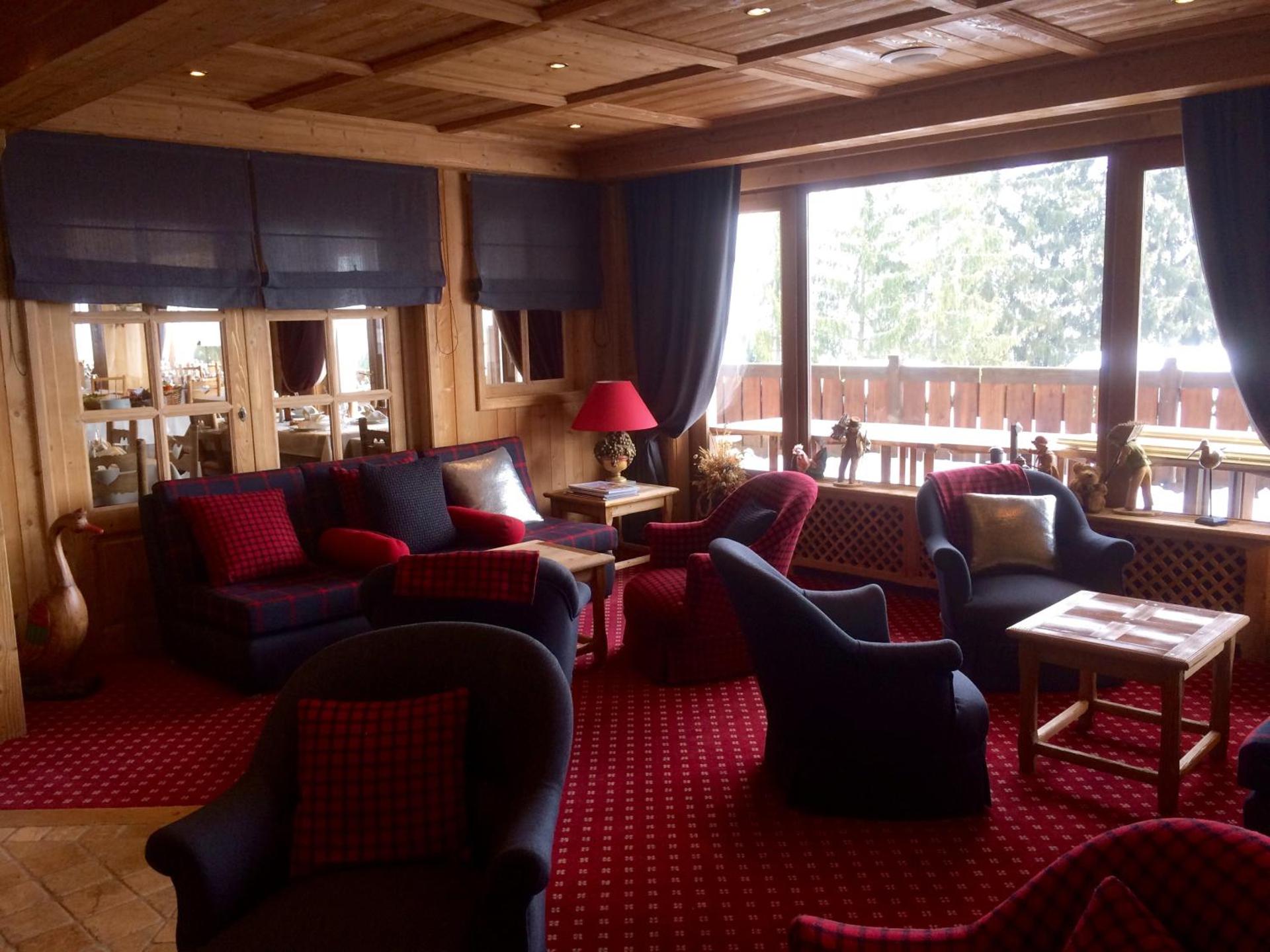 Communal lounge/ TV room