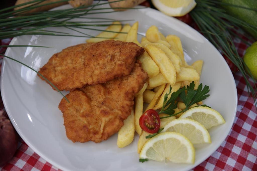 Riverside Airport Hotel