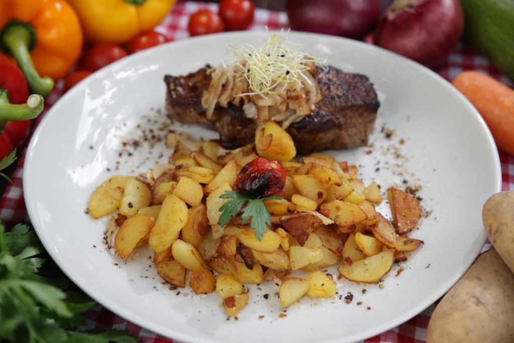 Riverside Airport Hotel