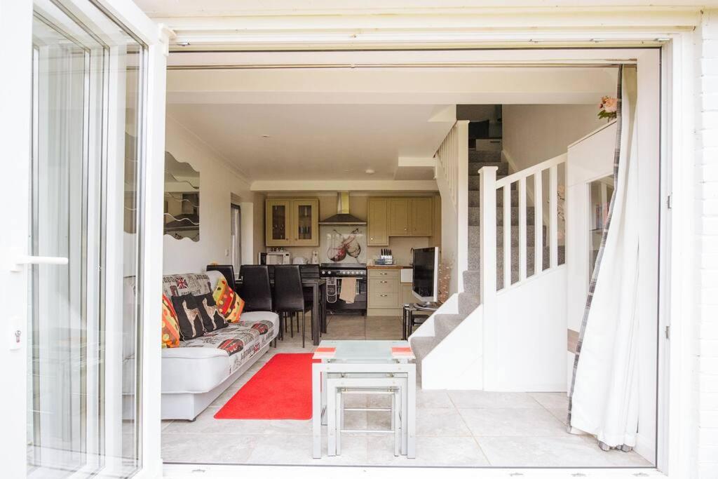 Blackberry Annex. Detached cottage. Rural location