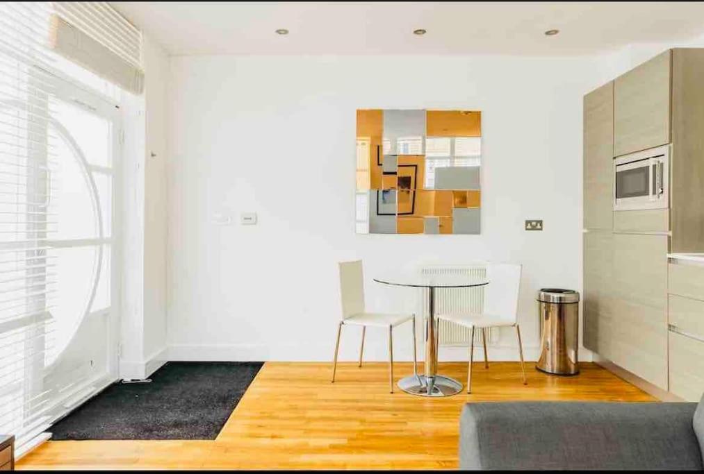 Canary wharf Luxury apartment