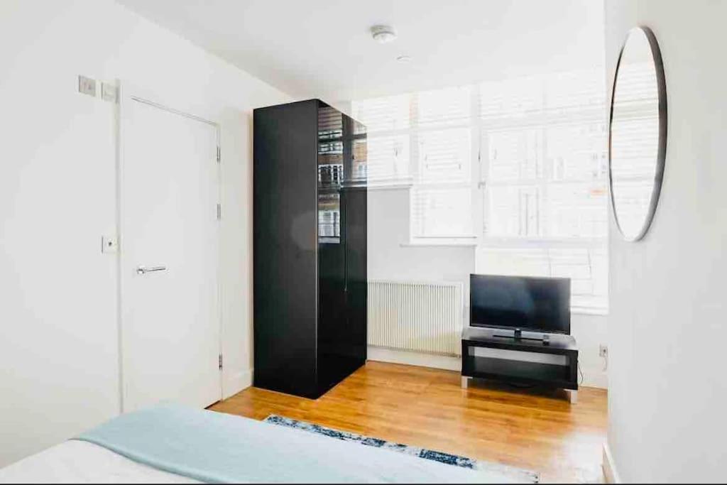 Canary wharf Luxury apartment