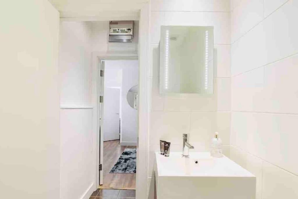 Canary wharf Luxury apartment