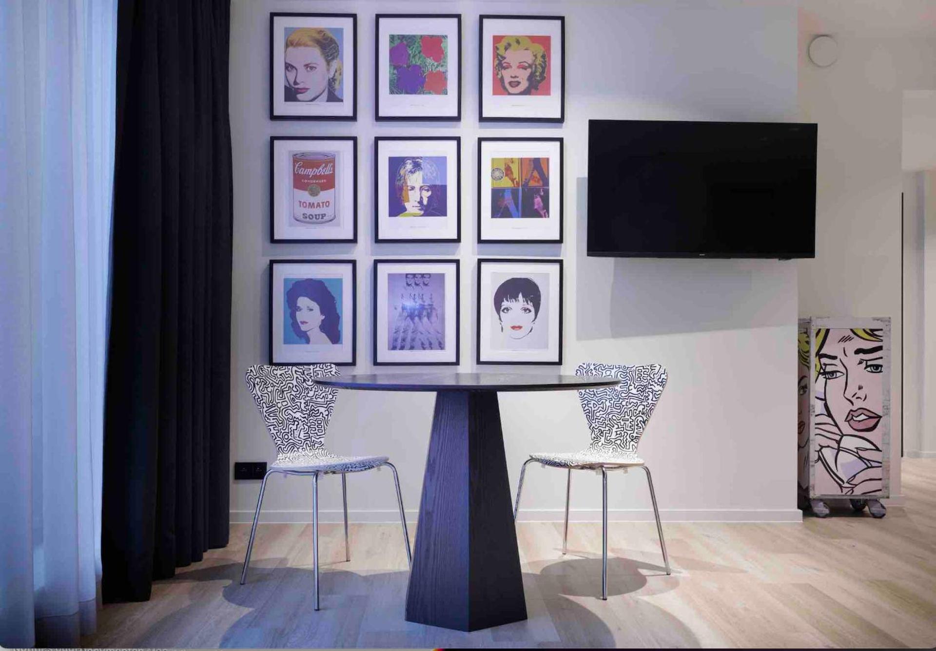 M-Street art lodging - Self check-in