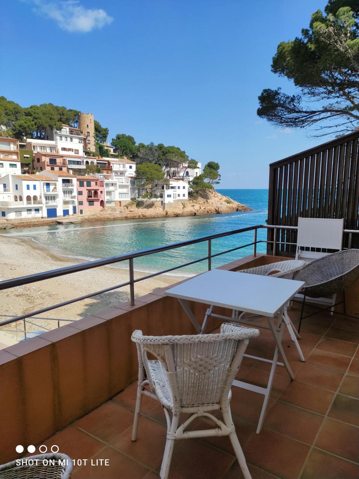SATUNA BEACH CASA