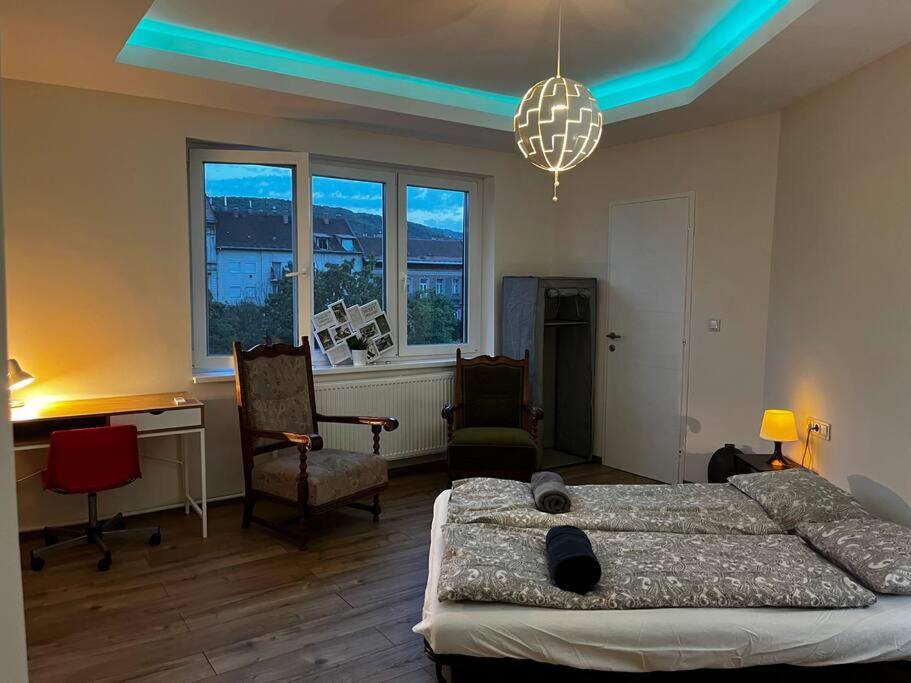 Renovated Stylish Flat at the Castle&Metro