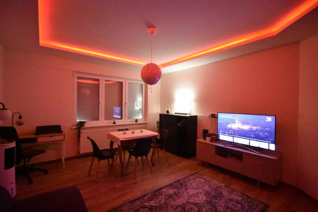 Renovated Stylish Flat at the Castle&Metro