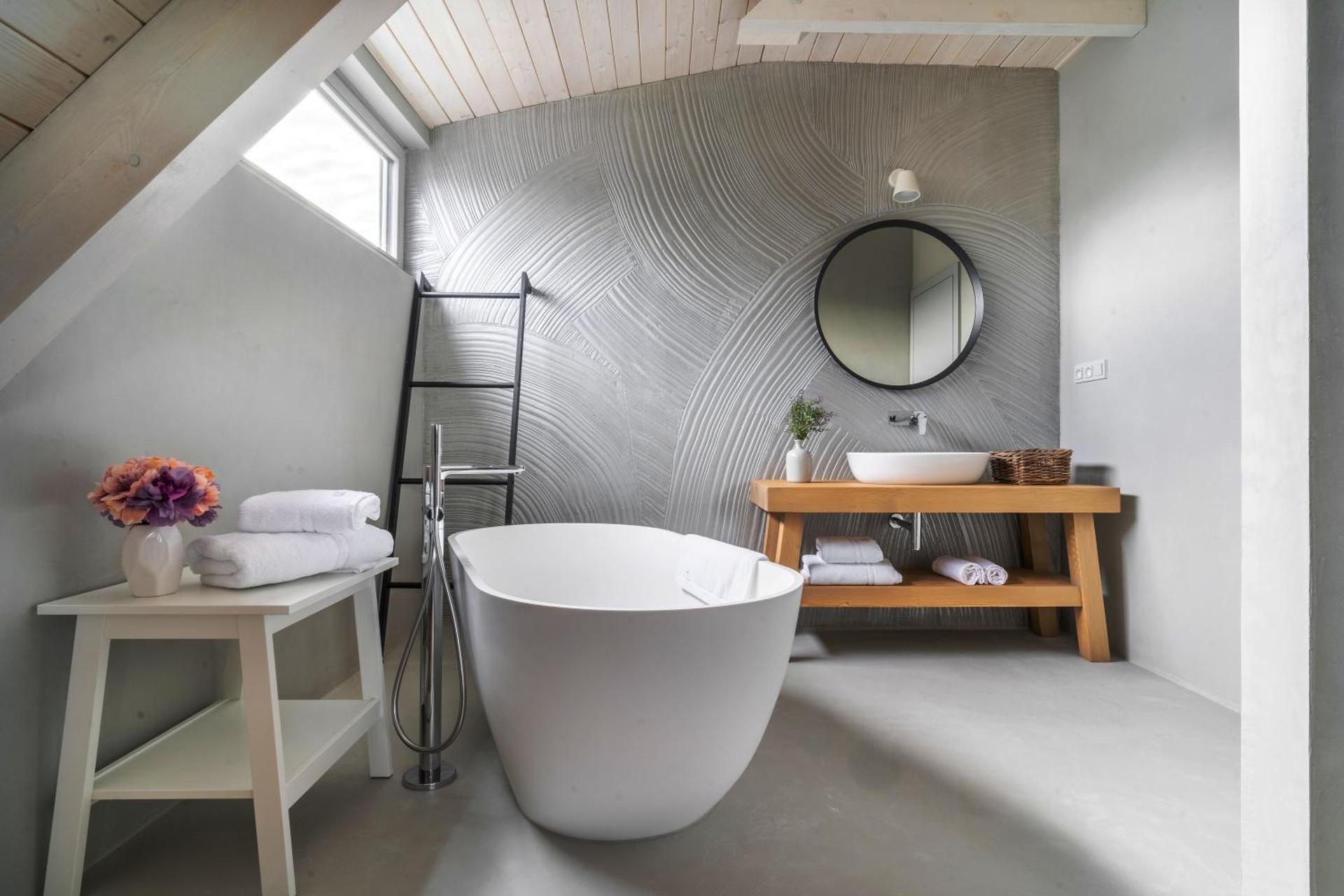 Deluxe Double Room with Bath