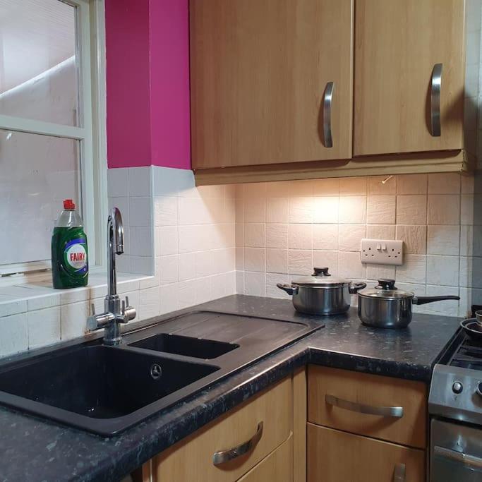 Ideally located contemporary 3 bed spacious house