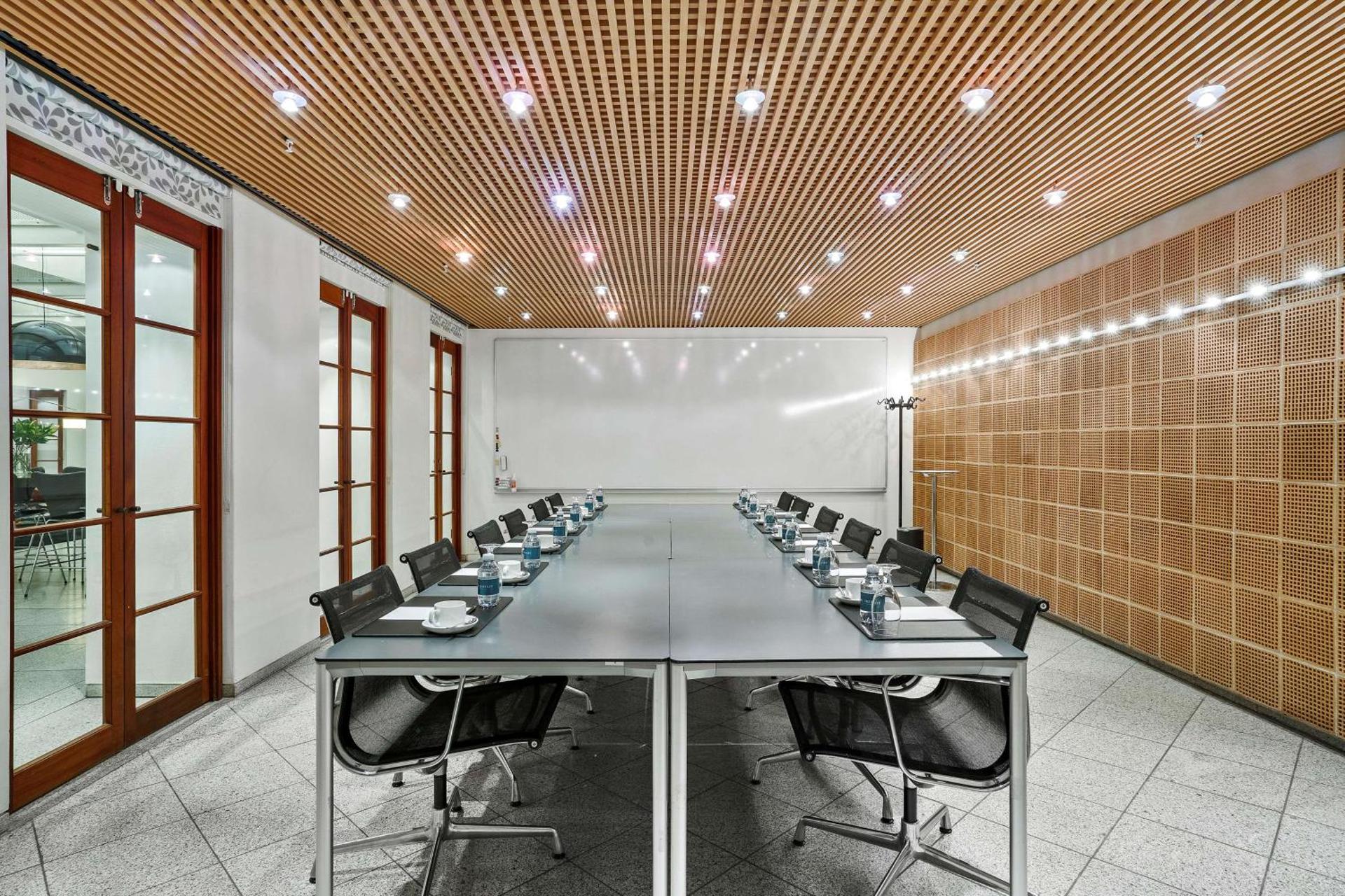 Meeting/conference room