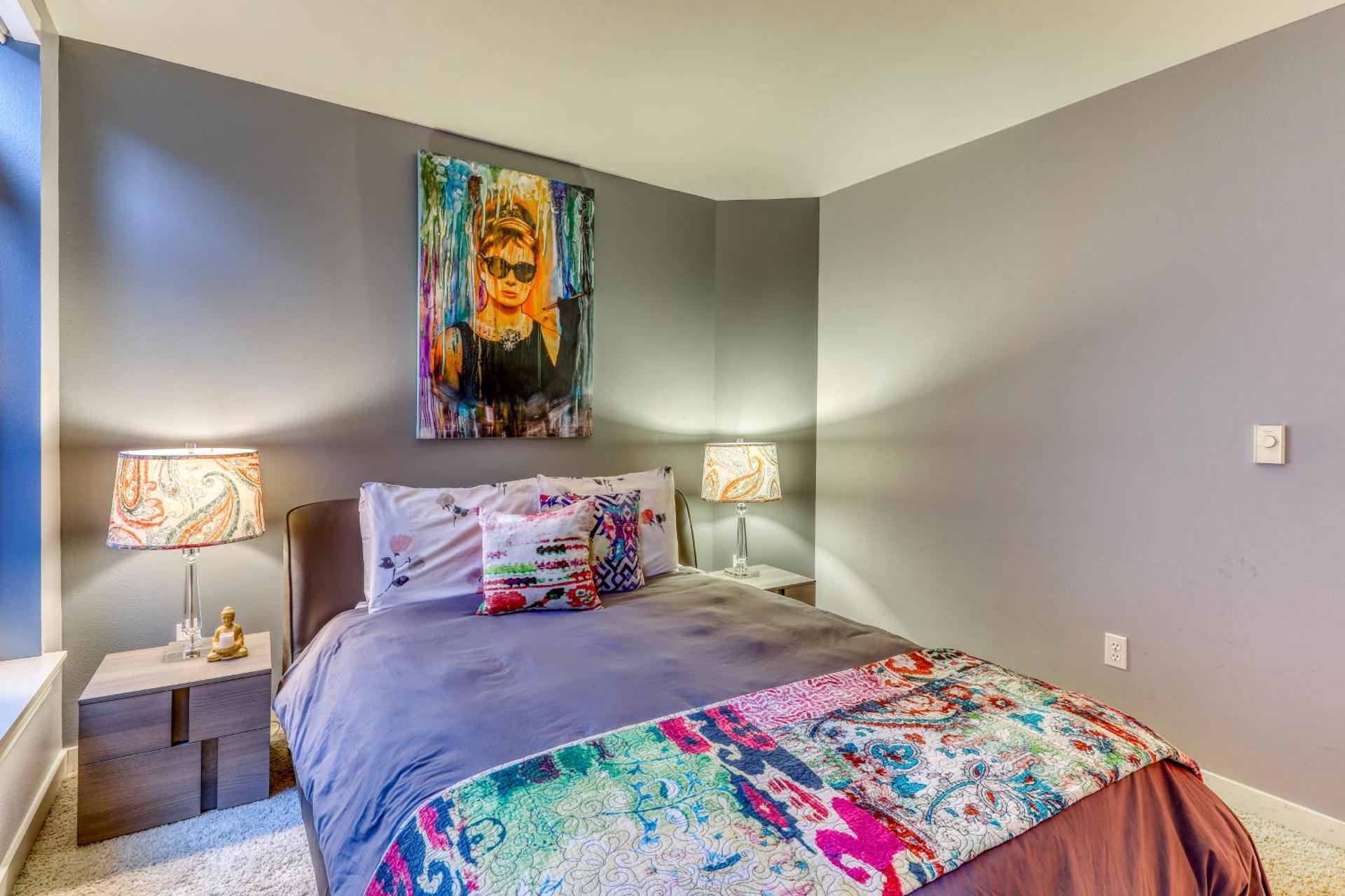 Belltown Court Sunset Suite