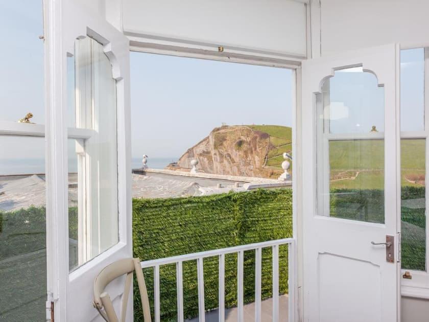 2TheVilla - Great views, 3 bedrooms, parking, central location