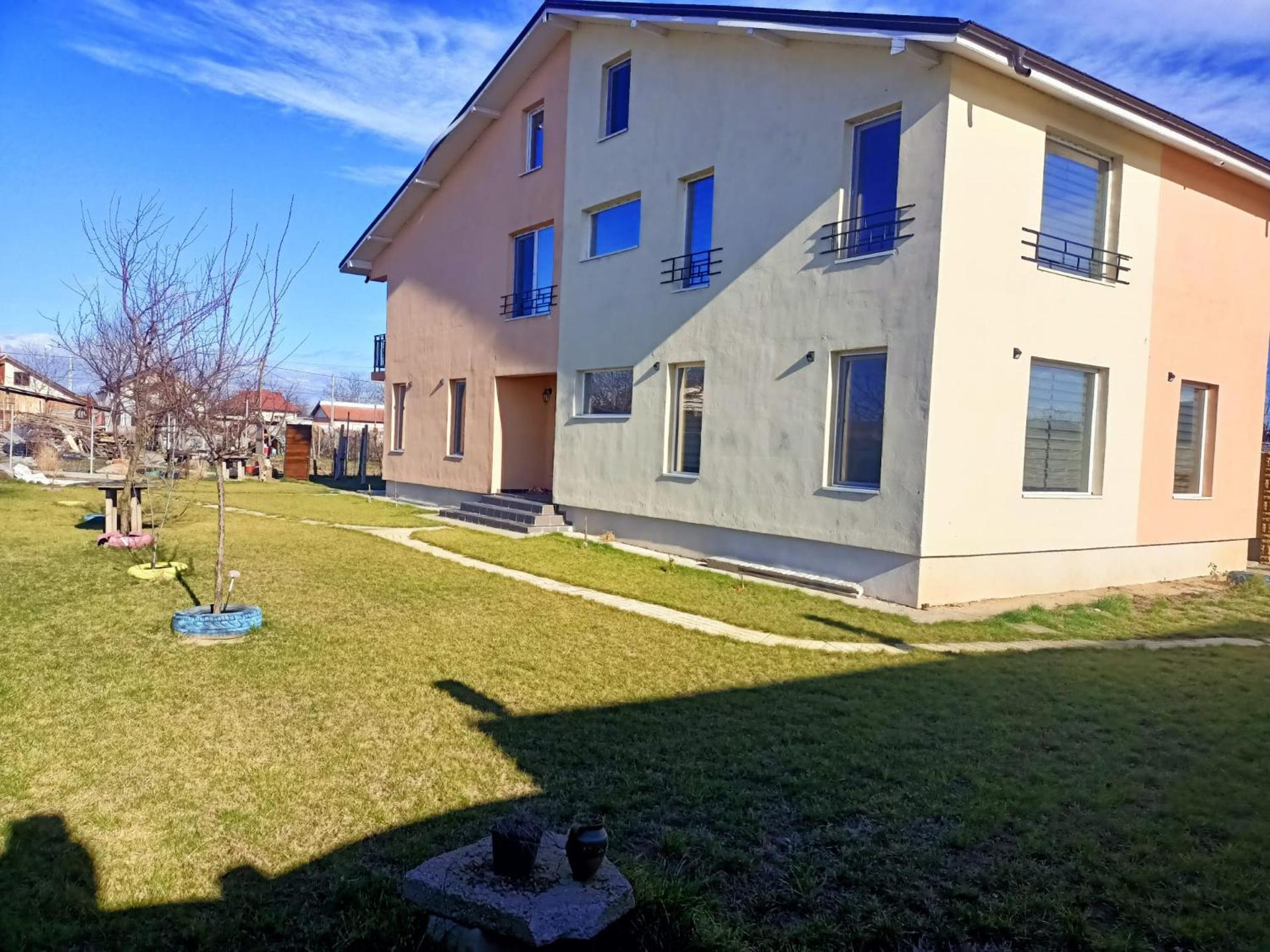 Camera de la Bunici - o poarta catre oriunde