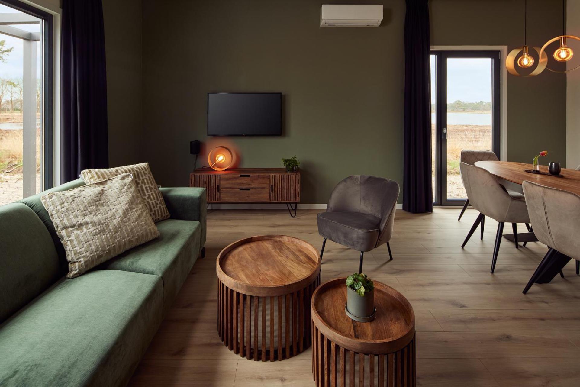 Communal lounge/ TV room