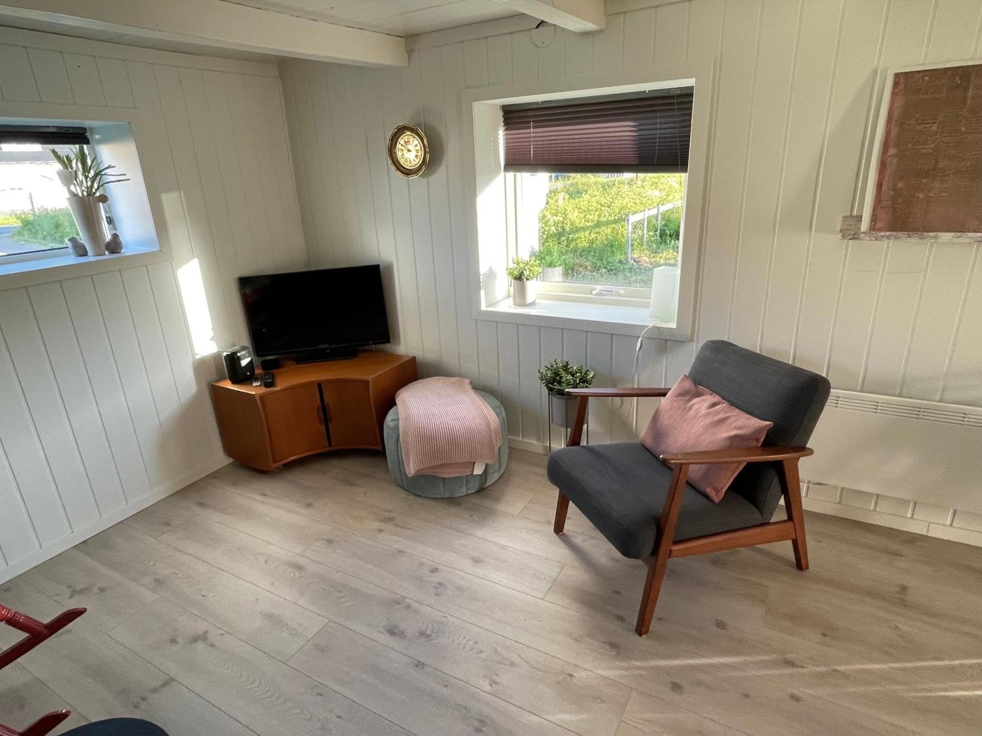 Lofoten_Beach_Eggum_Cabin