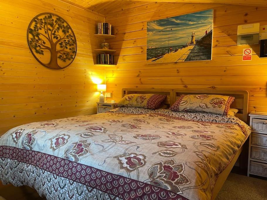 Cosy Cabin, hidden from the main house - Sleeps 2 - EV