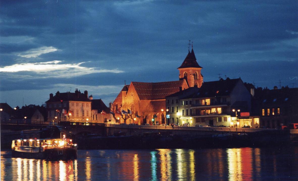 La calèche, la Diligence, centre St Jean de Losne