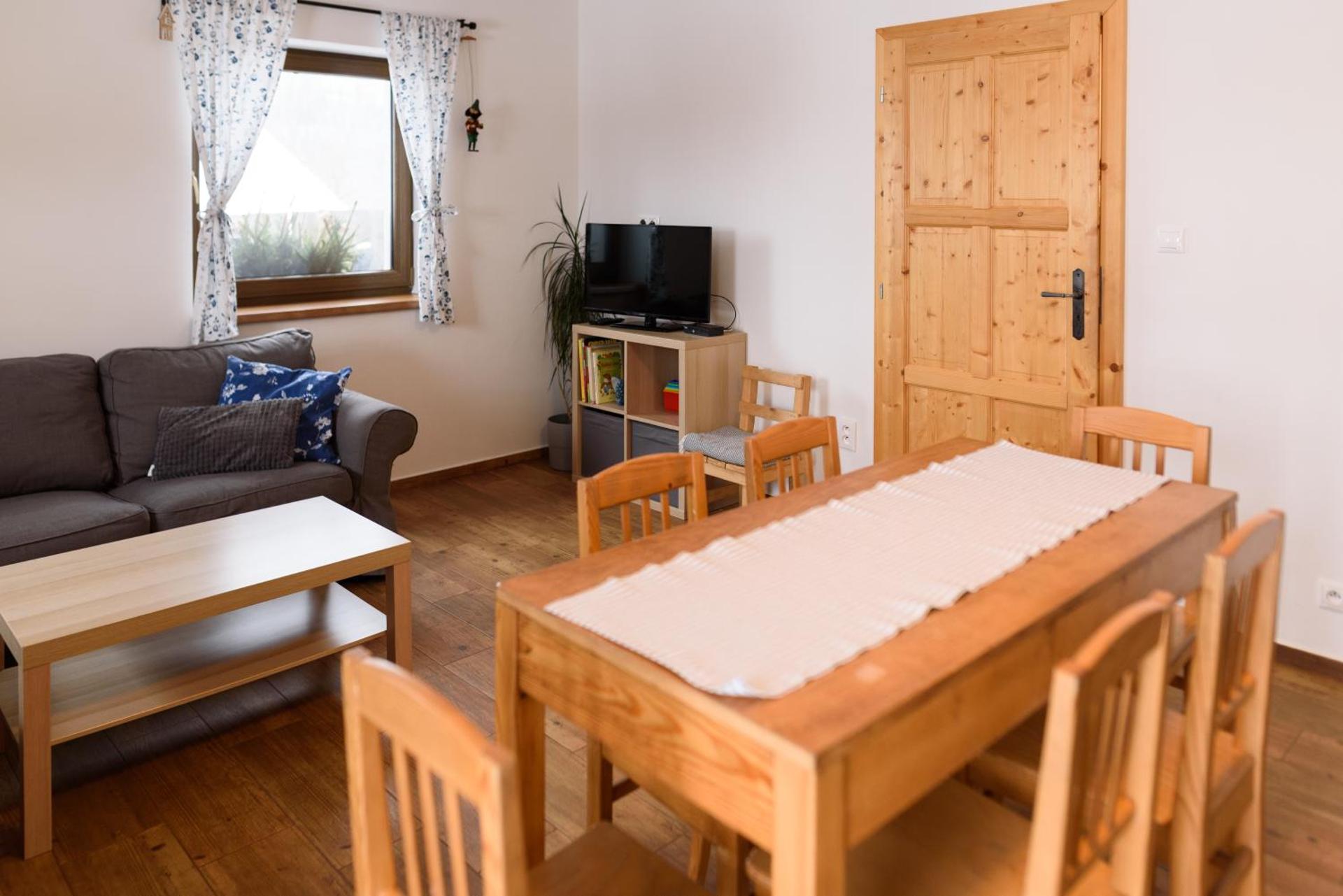 Communal lounge/ TV room