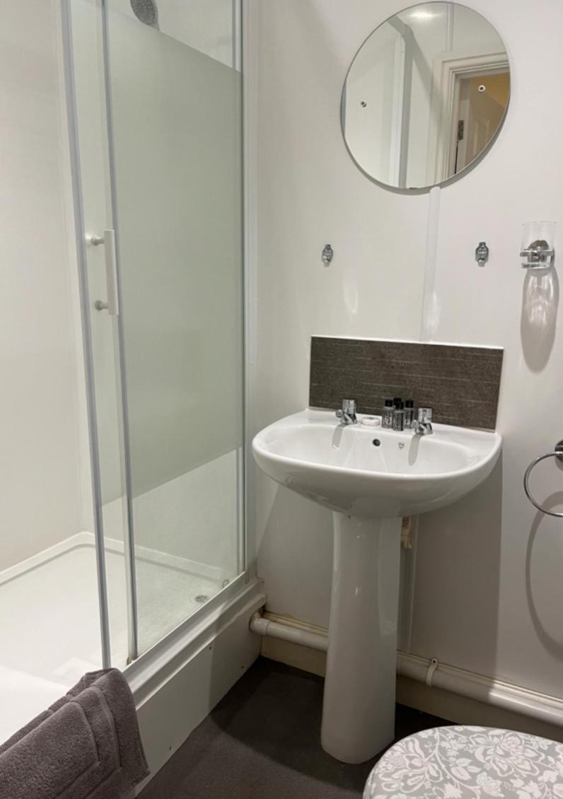 Painters at the Angel