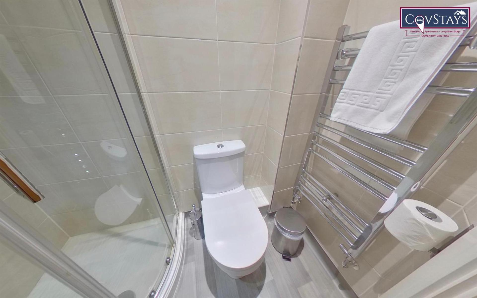 Victoria House - Deluxe Studios in Coventry City Centre, free parking, by COVSTAYS