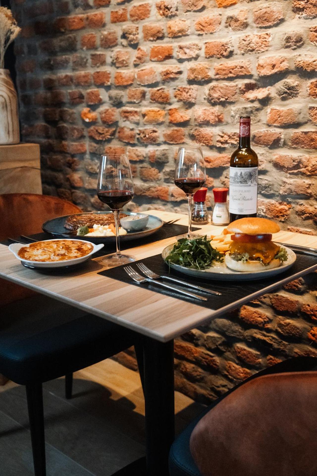 Restaurant/places to eat