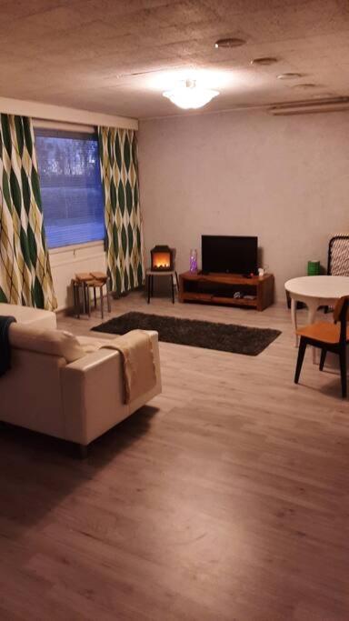 Huoneisto noin 55m2 perusvarustein.