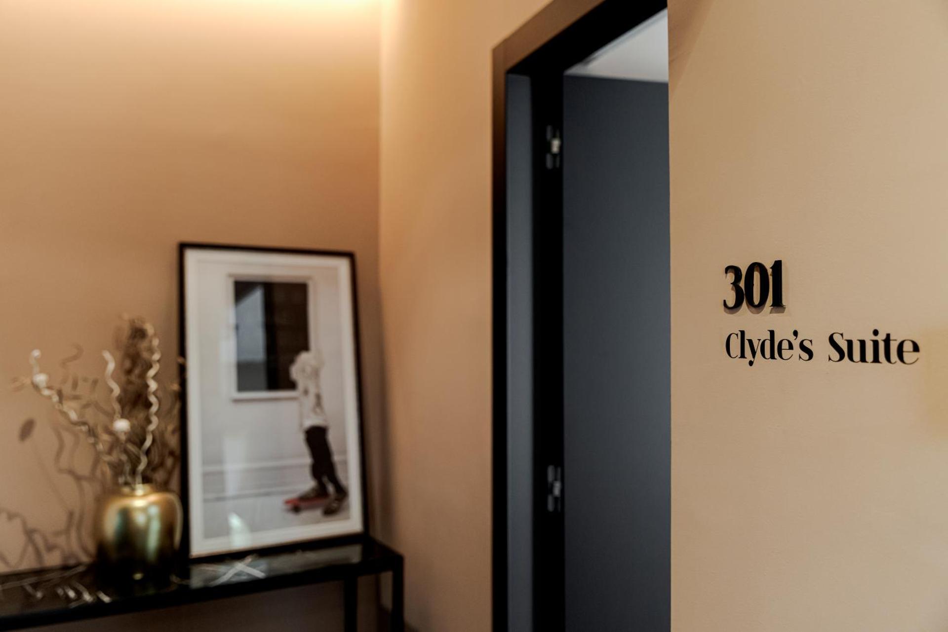 Clyde Athens by Nin&Bau