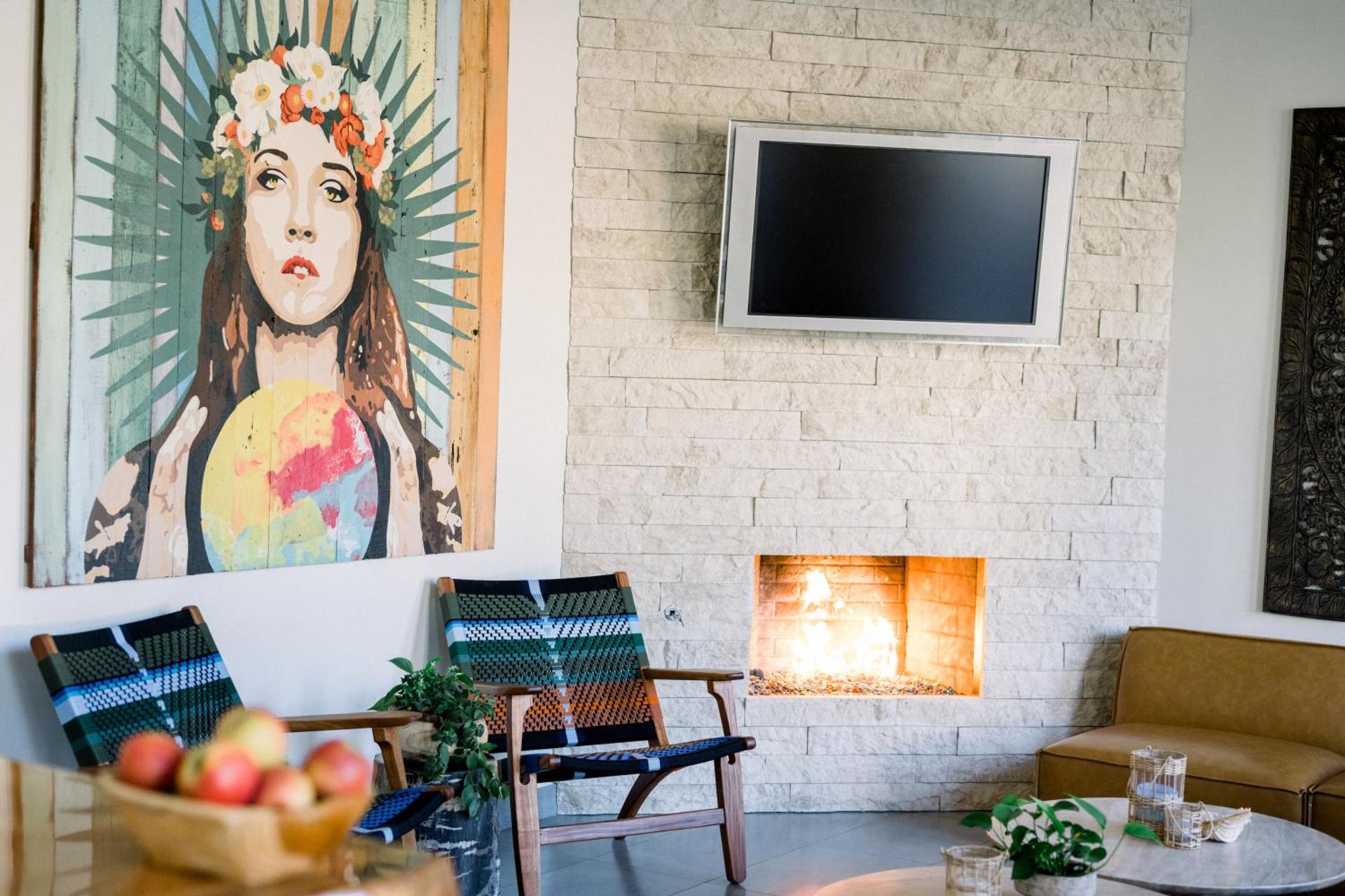 Communal lounge/ TV room