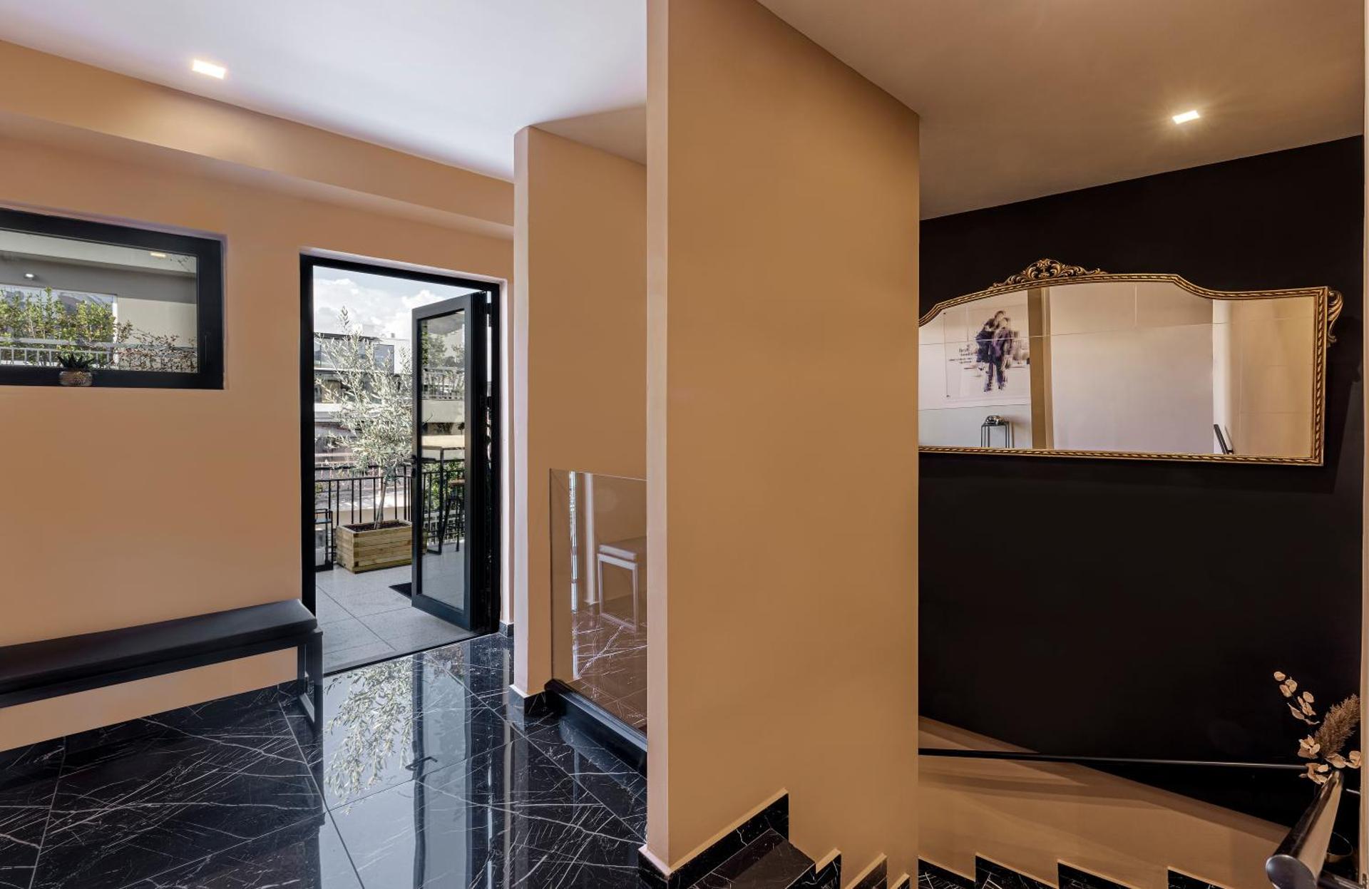 Clyde Athens by Nin&Bau