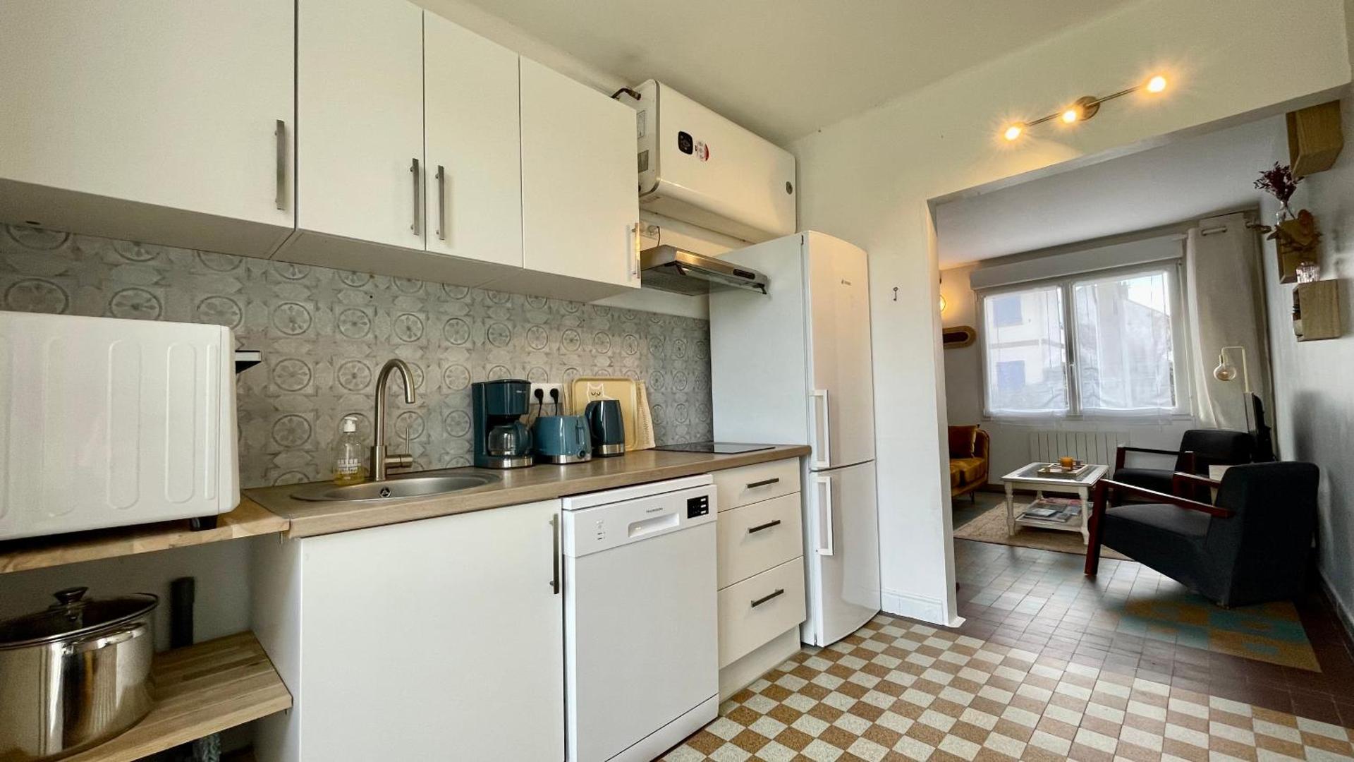 Kitchen or kitchenette