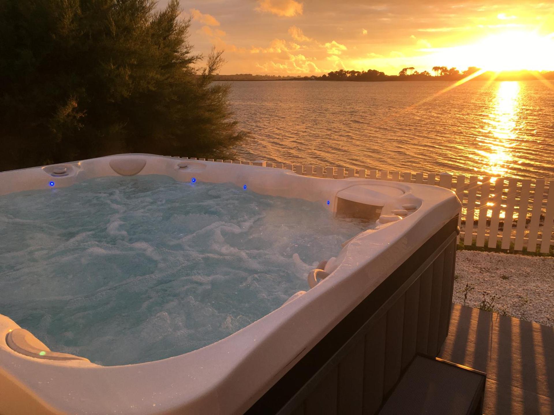 MAISON LES PIEDS DANS L EAU