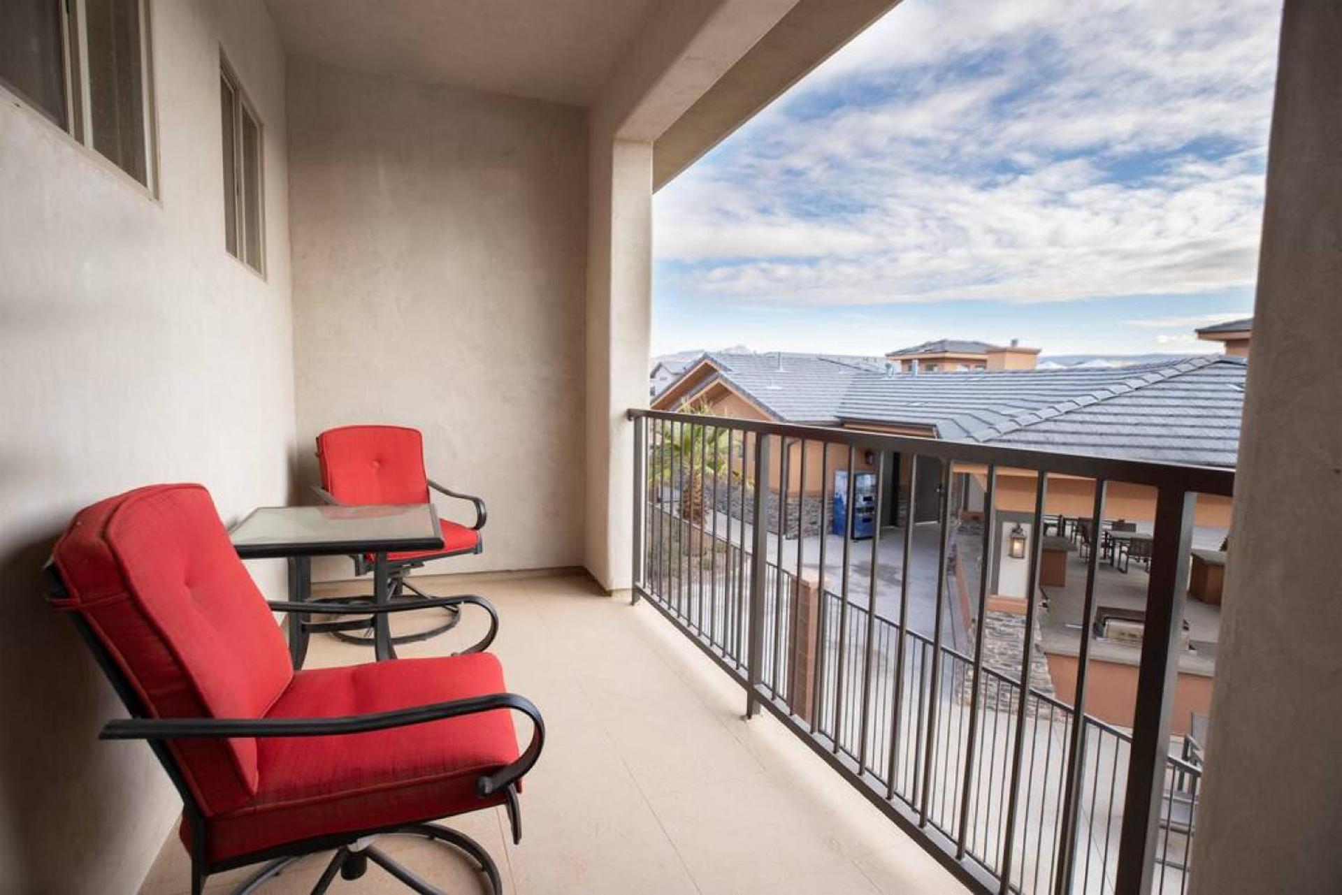 Zion Village Oasis by the Pool with Lazy River