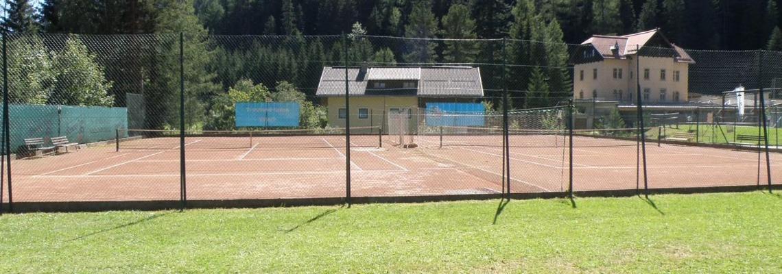 Tennis court