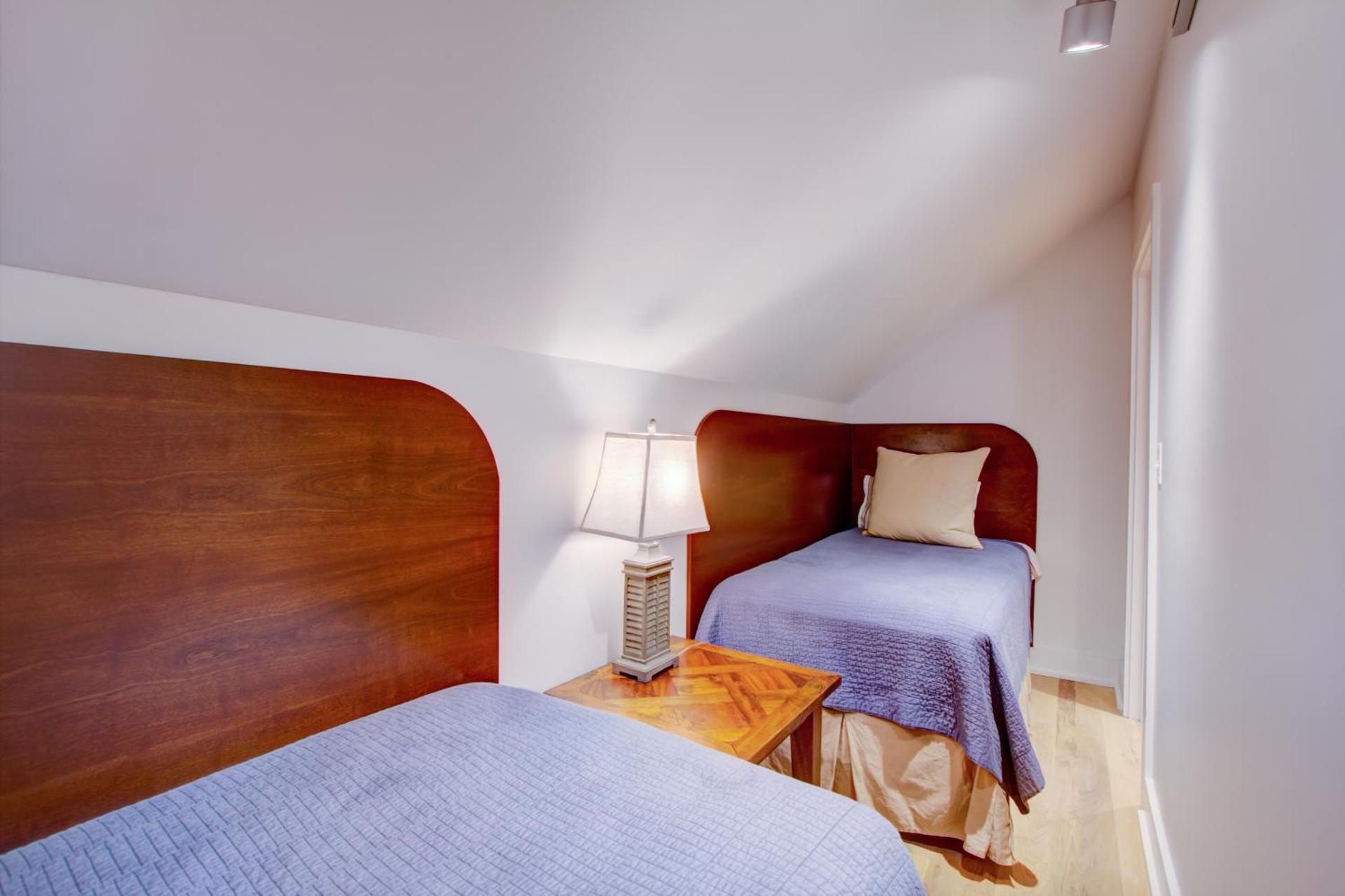 The Charleston Chestnut Mansion