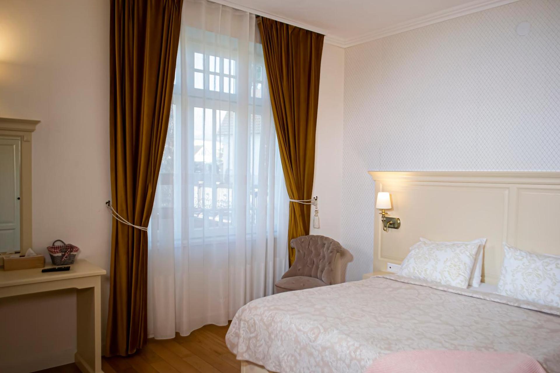 Vila Rozalia Garden Gate