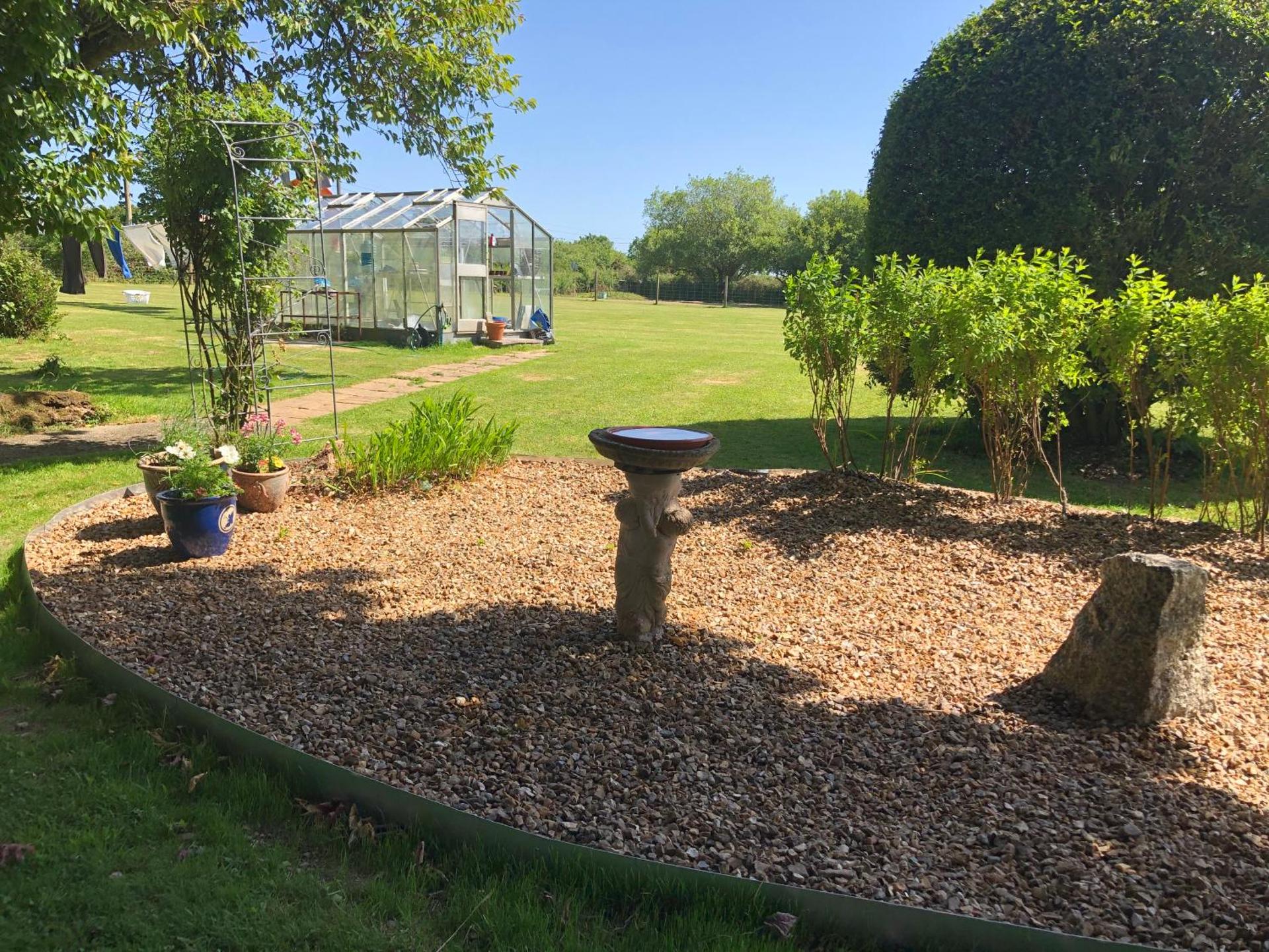 Large Family House - sleeps 10. Central Location. 15 mins from coast.