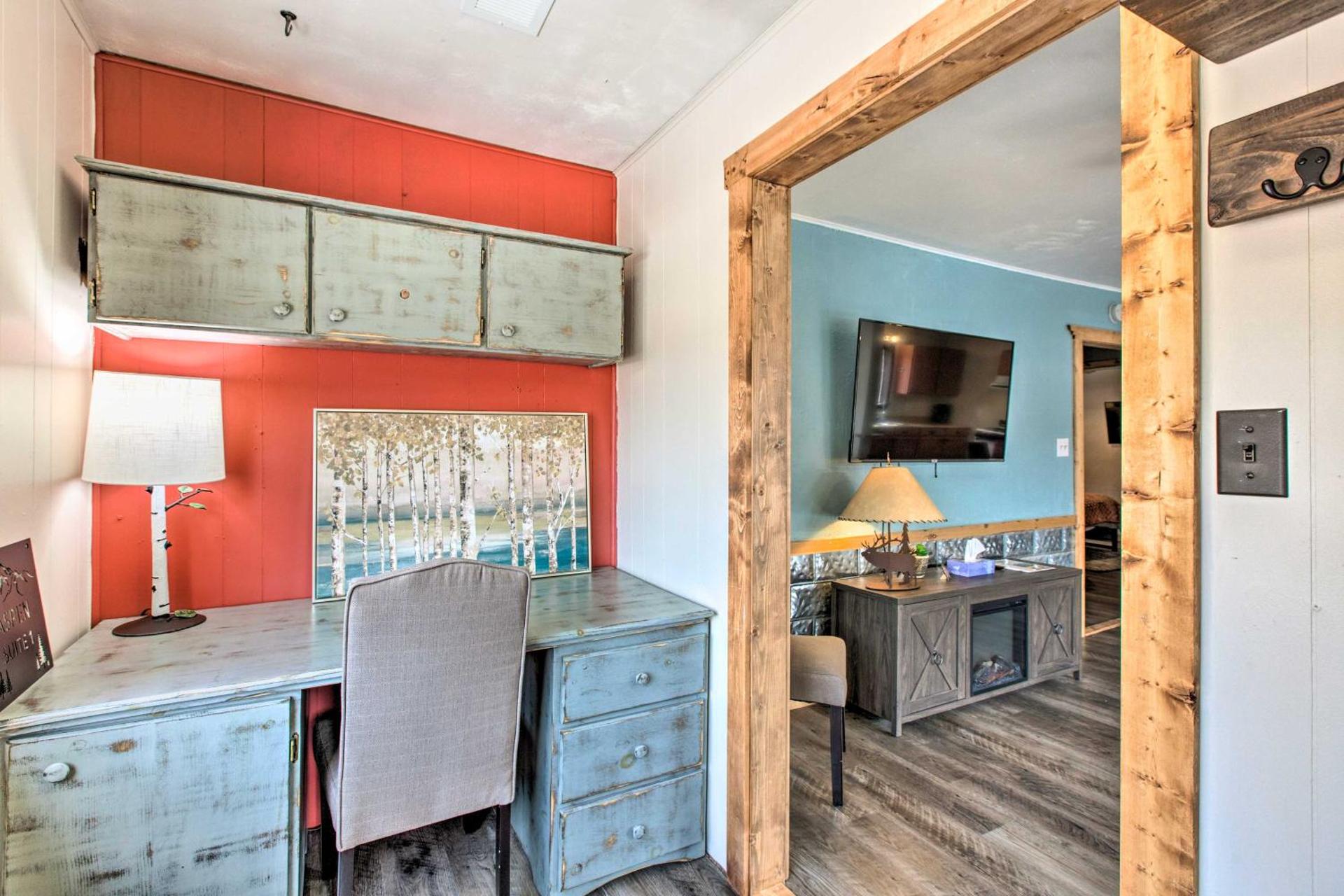 Cozy Red River Condo - Walk to Chair Lift!