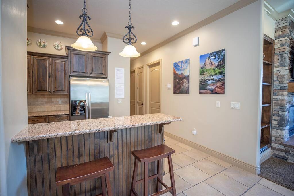 Suite Retreat with Pool Spa Gym and Tennis Court